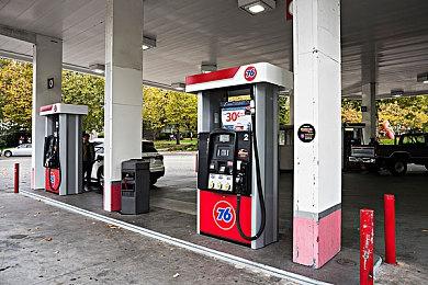 国产恐怖新作《上坟》明年3月发售 黑丝姐姐冒险